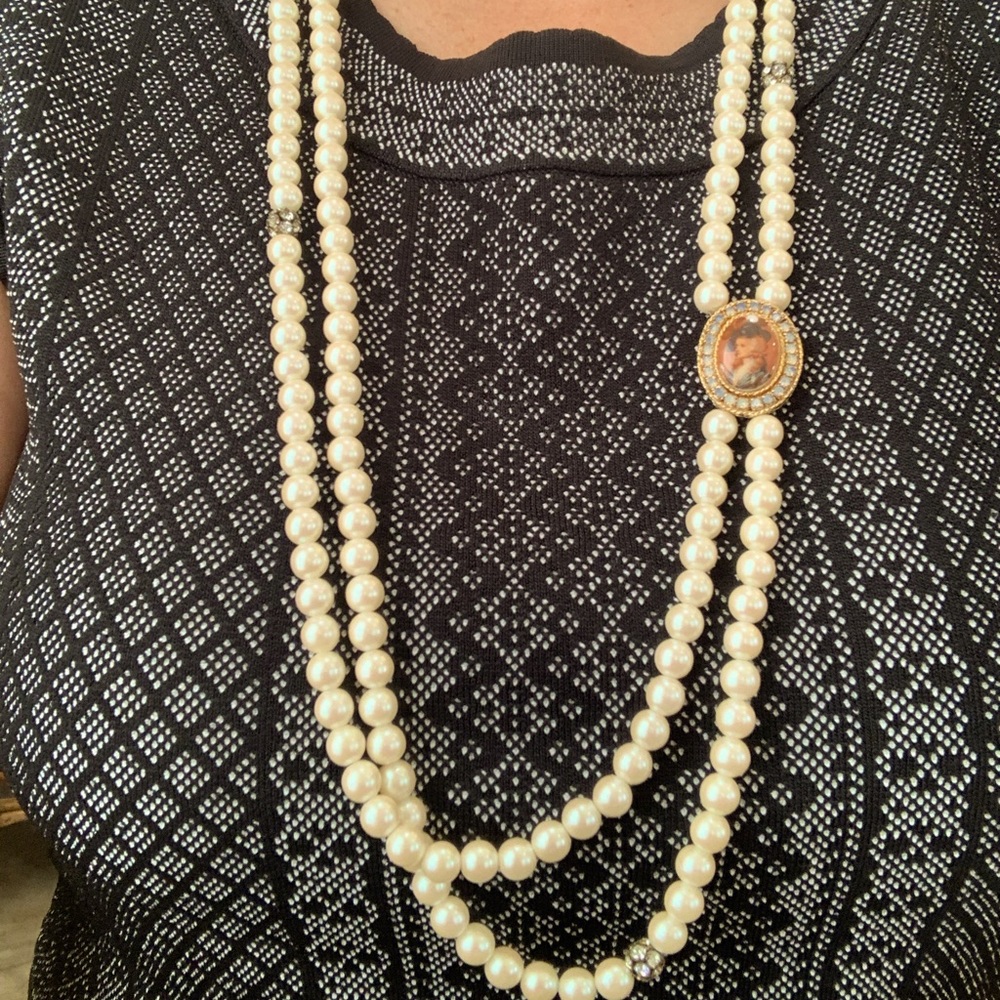 Vintage pearl, cameo necklace - Picture 2 of 5